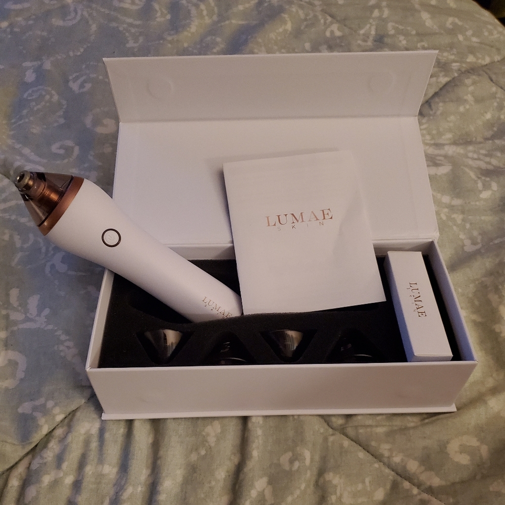 Lumae microdermabrasion. Brand new. Never used